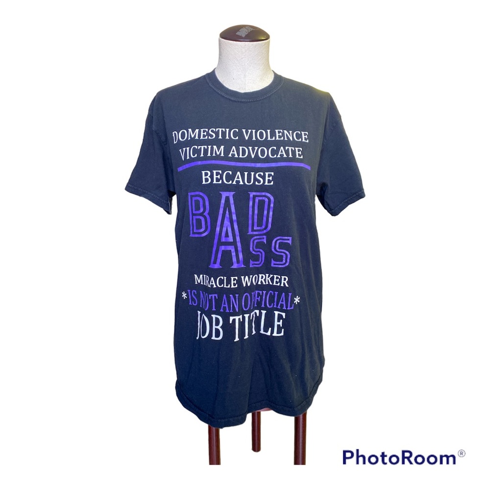 Gildan Heavyweight Womens Size M DOMESTIC VIOLENCE VICTIMS ADVOCATE T-Sh…